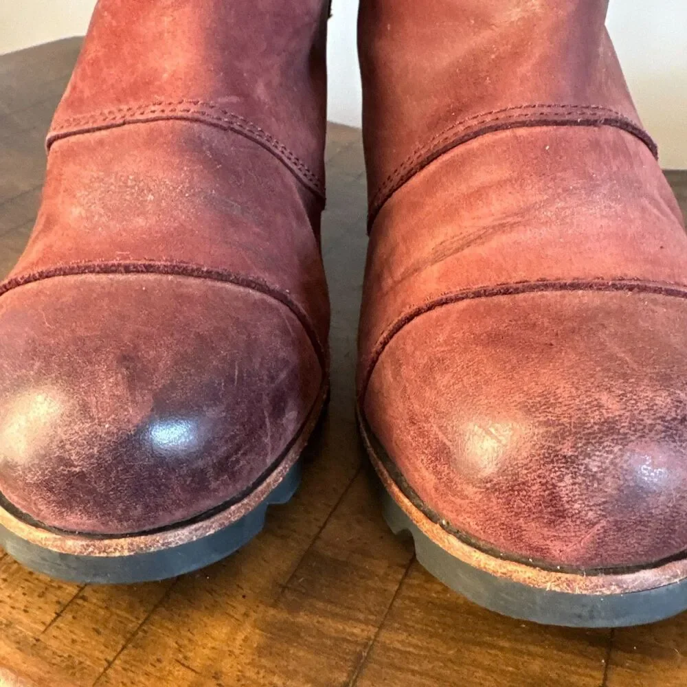 Sorel Burgundy Leather Combat Ankle Boots Women's 8 Casual Rugged